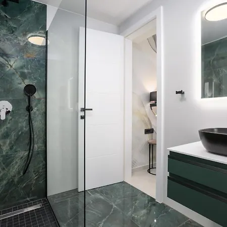 别墅 Deluxe With Heated Pool, Whirpool, Sea View Near Beautiful Iii - By Traveler Tourist Agency Krk Id 2402 *