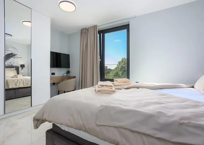 Deluxe With Heated Pool, Whirpool, Sea View Near Beautiful Iii - By Traveler Tourist Agency Krk Id 2402 *